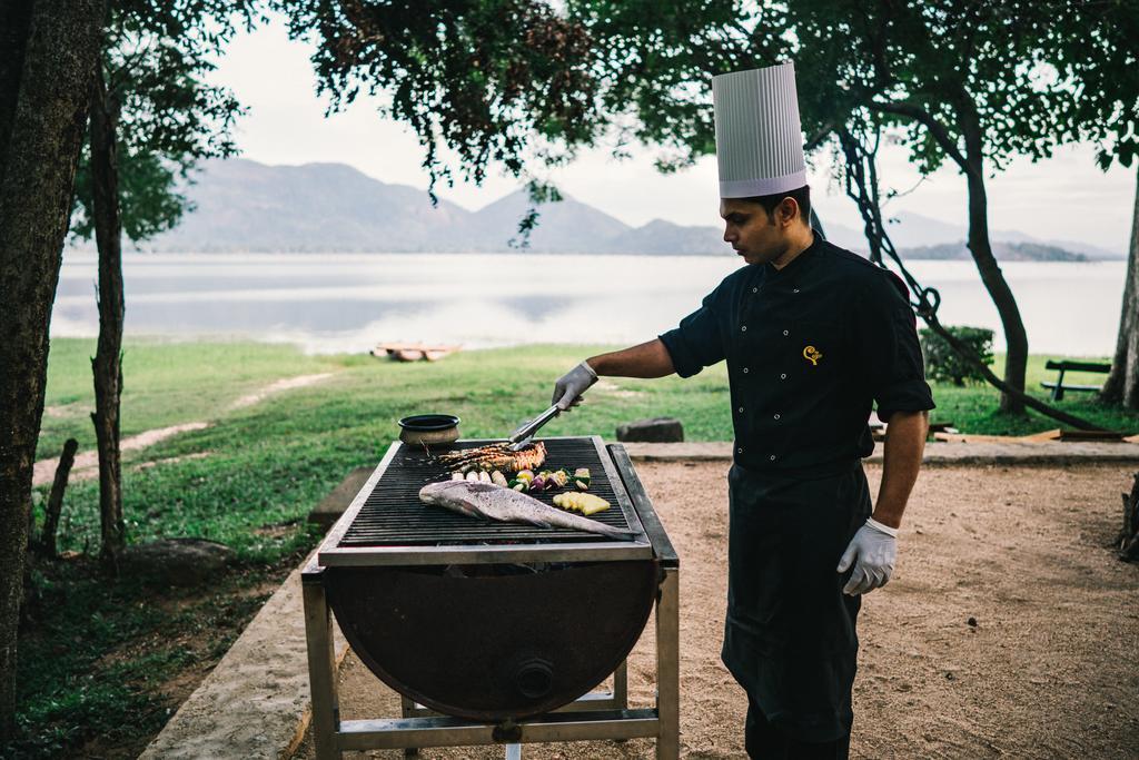 Amaya Lake Dambulla Sigiriya Buitenkant foto